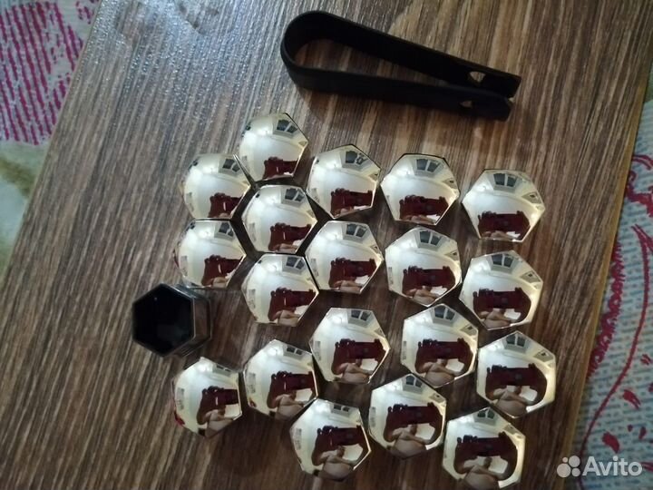 Колпачки ступицы Mersedes