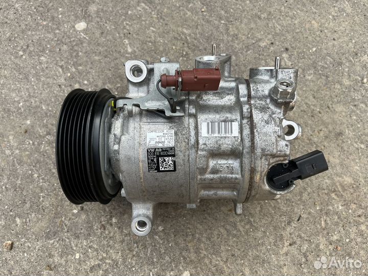 Компрессор кондиционера на VAG 3Q0816803D