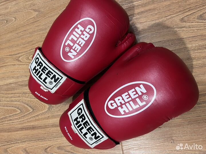 Перчатки для кикбоксинга