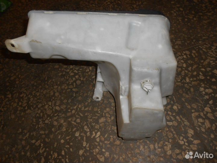 Бачок омывателя (BMW X5)