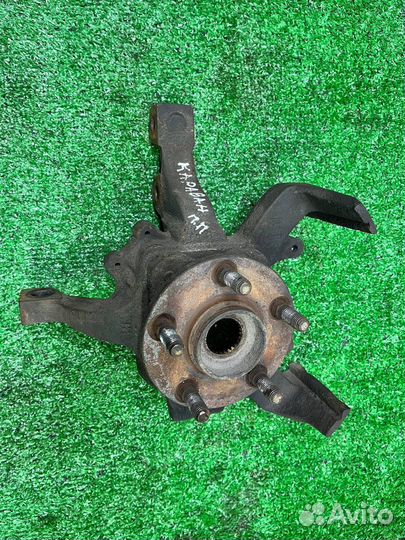 Кулак передний правый левый Dodge caravan 3