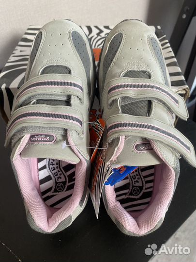 Кроссовки для девочки