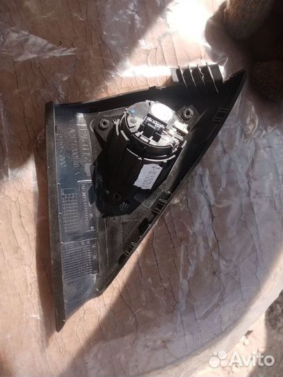 Крышка левого зеркала Mercedes Benz E W212