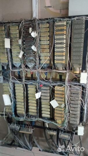 Мини атс цифровая Panasonic KX-TDA200+много к ней