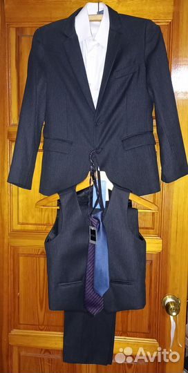 Костюм школьный