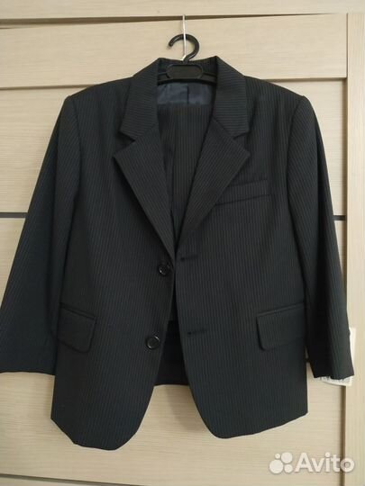 Классический костюм для мальчика 110 (новый)