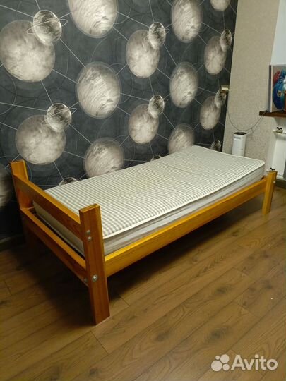 Кровать односпальная 90х200 с матрасом бу