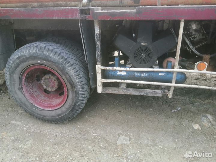 Автобетононасос Nissan Diesel, 1989