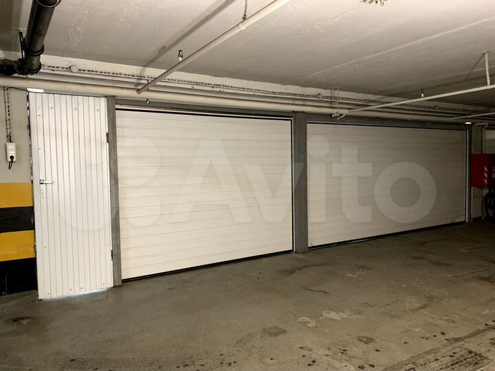 Гараж, > 30 м²