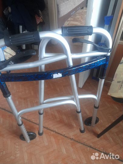 Ходунки для взрослых с колесами