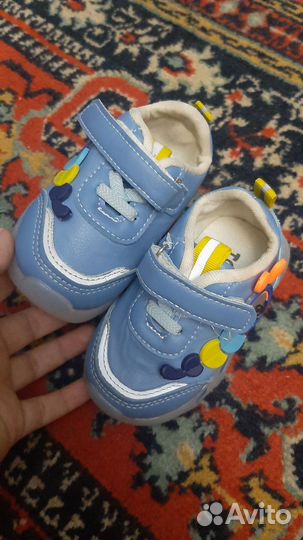 Кроссовки детские