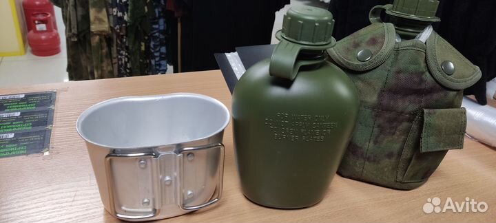 Фляжка армейская пластиковая с котелком