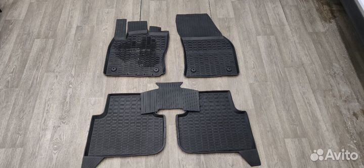 Коврики Tiguan 2