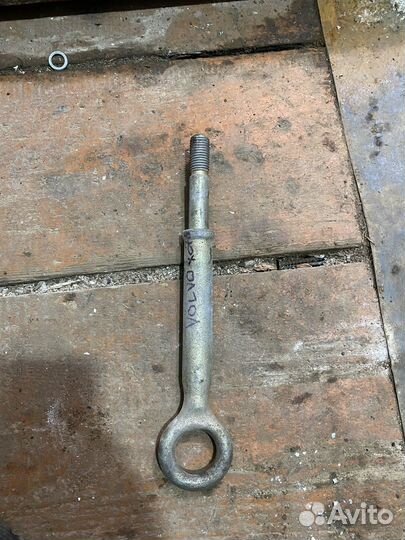 Крюк буксировочный Volvo xc70