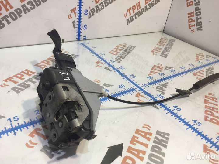 Пежо 3008 Замок задней двери Прав