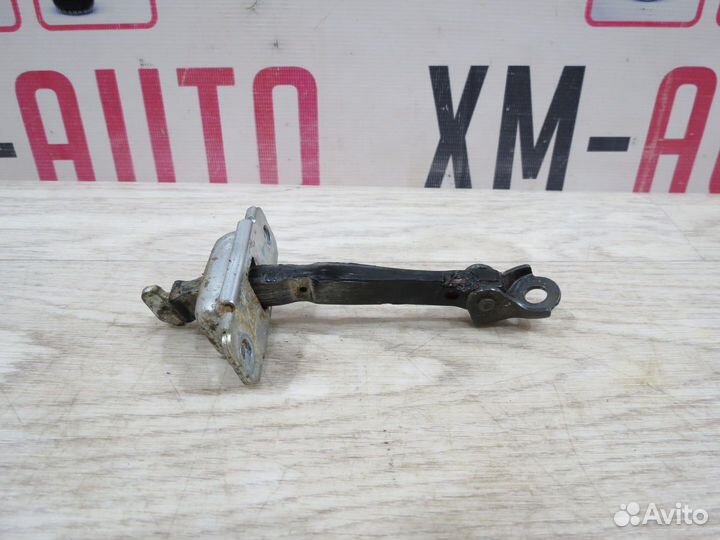 Ограничитель двери Kia Rio 3