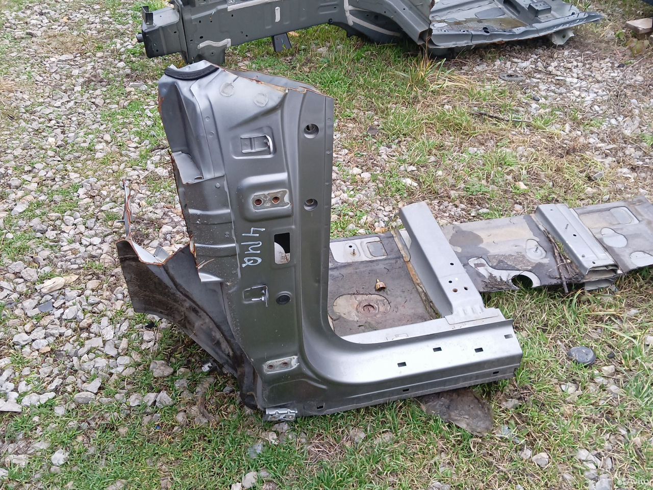 Стойка двери передней левой Киа Соренто 4 MQ