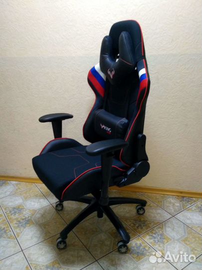 Игровое компьютерное кресло