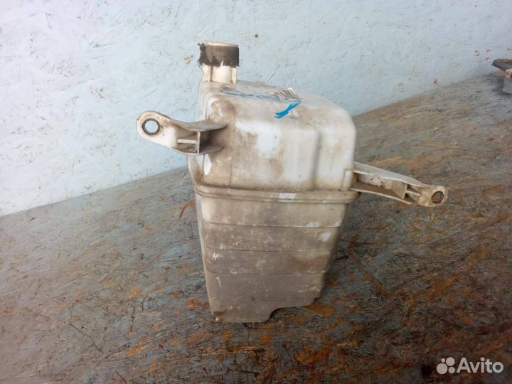 Бачок омывателя Geely Emgrand EC7