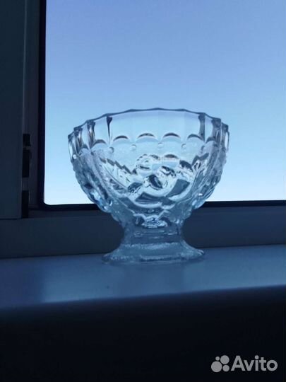 Вазочка для варенья и 4 розетки