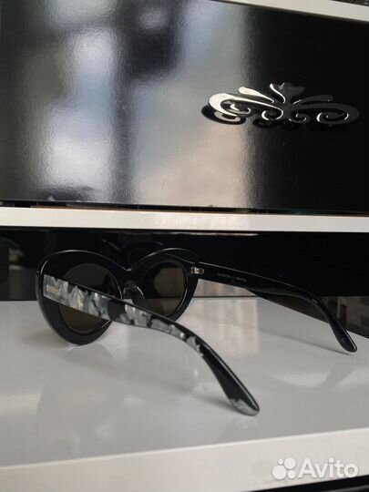 Очки солнцезащитные