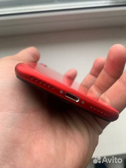iPhone SE, 64 ГБ