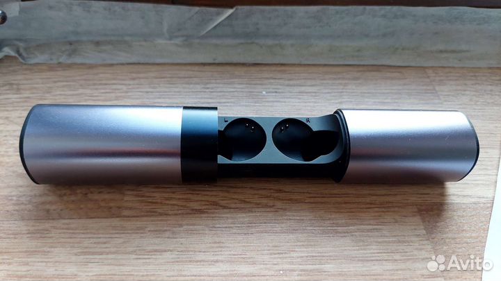 Беспроводные наушники новые