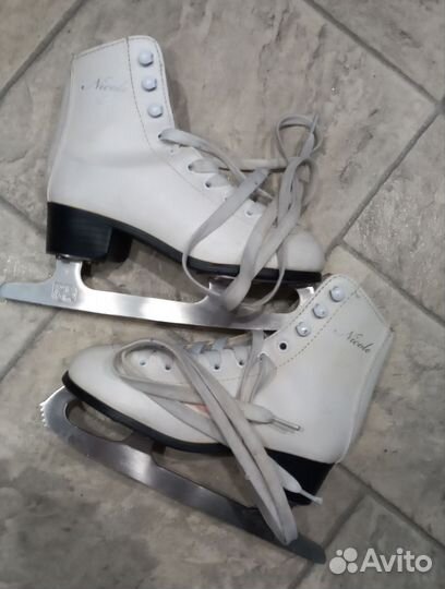 Коньки фигурные для девочки
