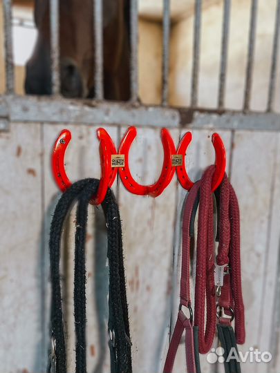 Крючки для одежды