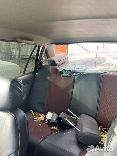 Daewoo Nexia 1.6 МТ, 2012, битый, 170 000 км