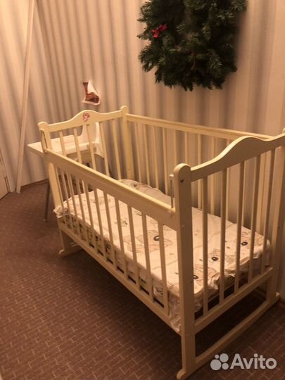 Детская кроватка