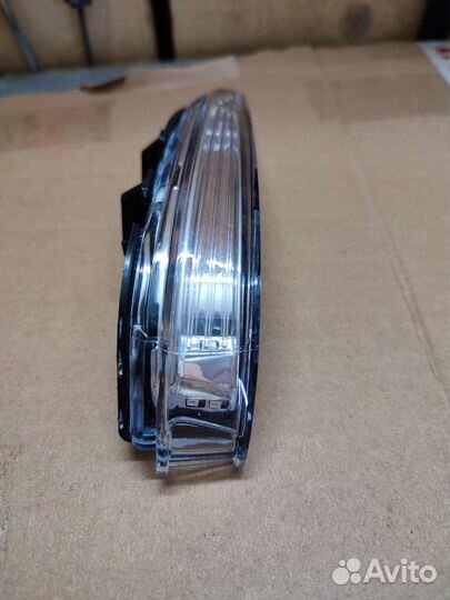 Указатель поворота правый LADA Vesta в зеркало