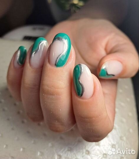 Маникюр с покрытием гель-лаком