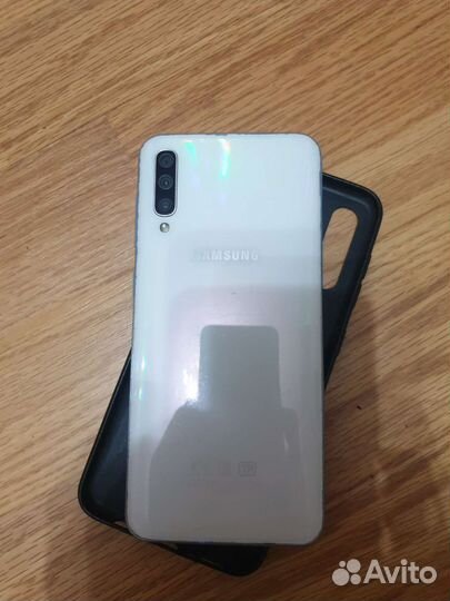 Телефон Samsung Galaxy A50 128gb