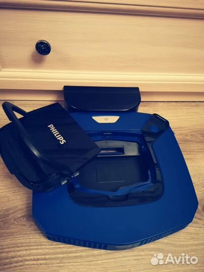 Робот- пылесос Philips
