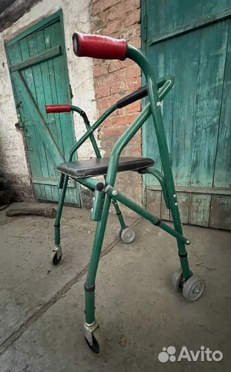 Ходунки для взрослых на колесах