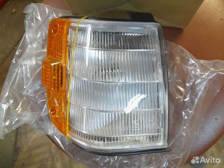 Габаритные огни с поворотником на Mazda 323 BF