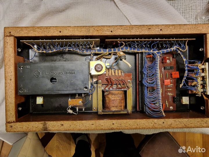 Часы электроника 7