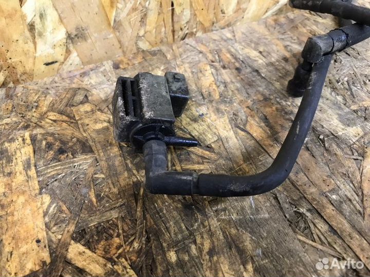 Трубка вакуумная Land Rover Range Rover Sport L320