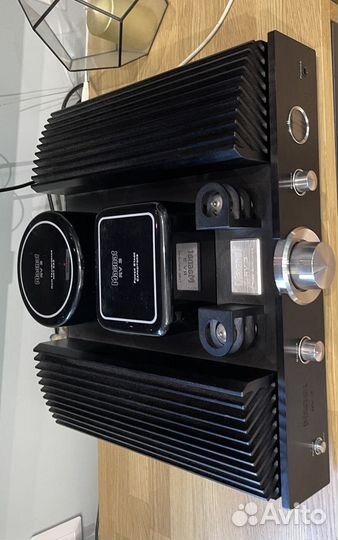 Гибридный усилитель Magnat RV3 + акустика 1003s