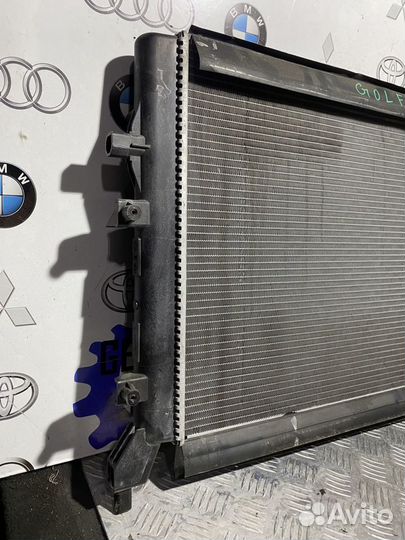 Радиатор охлаждения VAG Skoda Golf Passat Tiguan