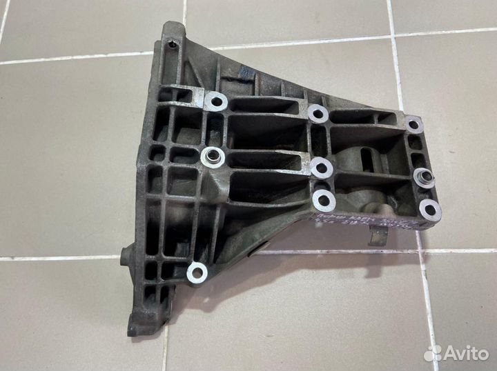 Кронштейн кондиционера Porsche Cayenne 1