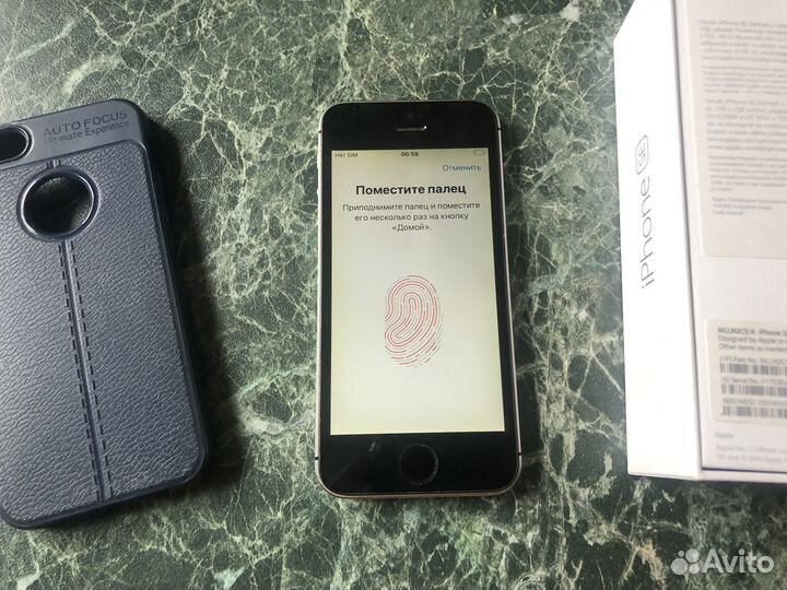 iPhone SE, 16 ГБ