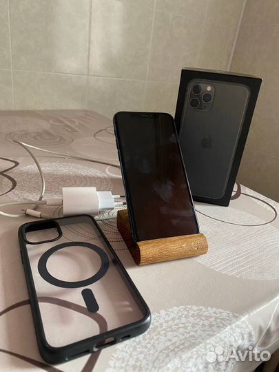 iPhone 11 Pro, 64 ГБ
