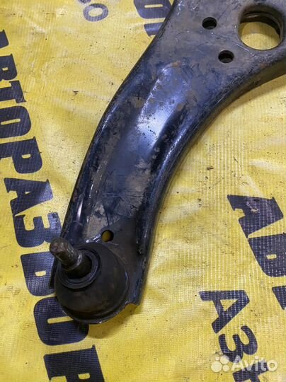 Передний левый рычаг Hyundai Solaris