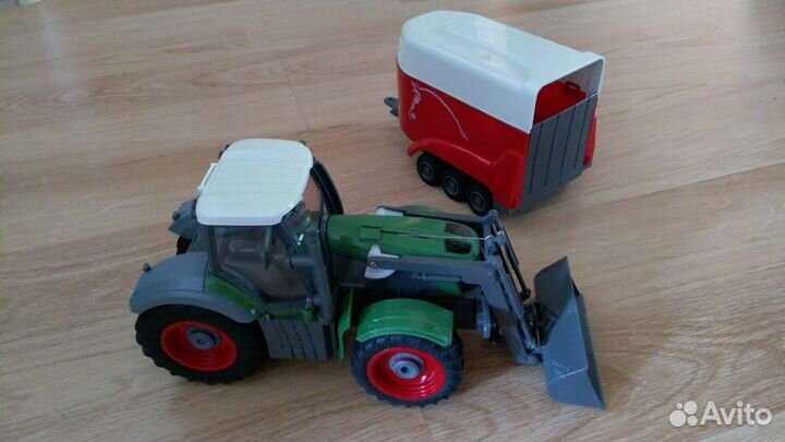 Трактор с прицепом