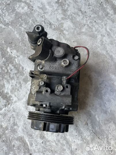 Компрессор кондиционера 64506901781