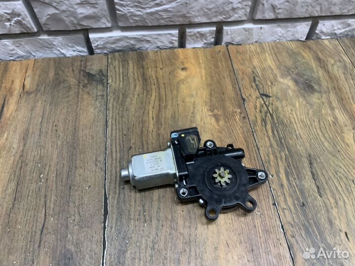 Nissan Tiida Моторчик стеклоподъемника LH RH