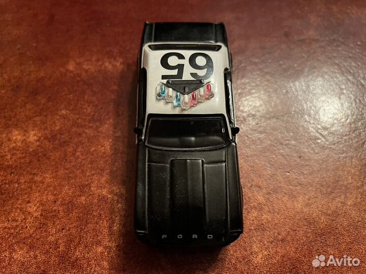 Модель автомобиля ford mustang 1:64 jada toys