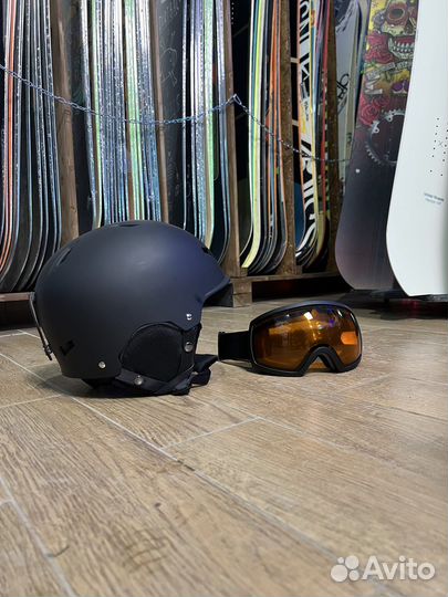Горнолыжный шлем новый M